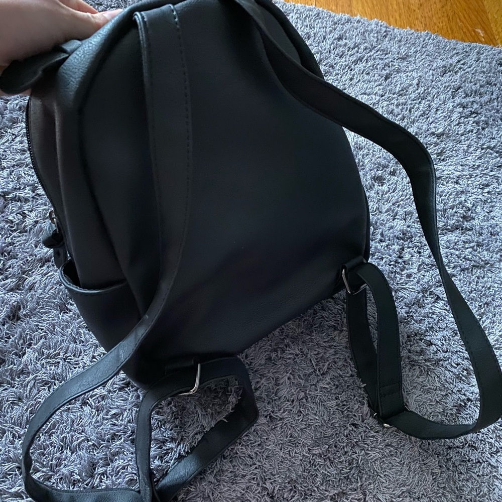 Small Grey backpack - Picture 2 of 6